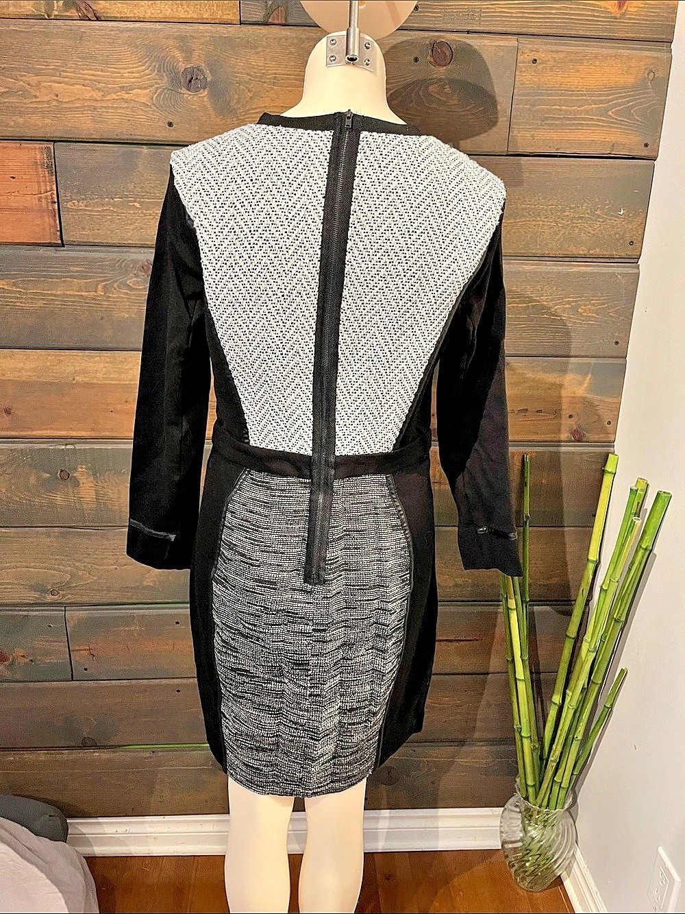 Calvin Klein Geometric Midi Dress in Black & White Size 8 - Picture 3 of 7